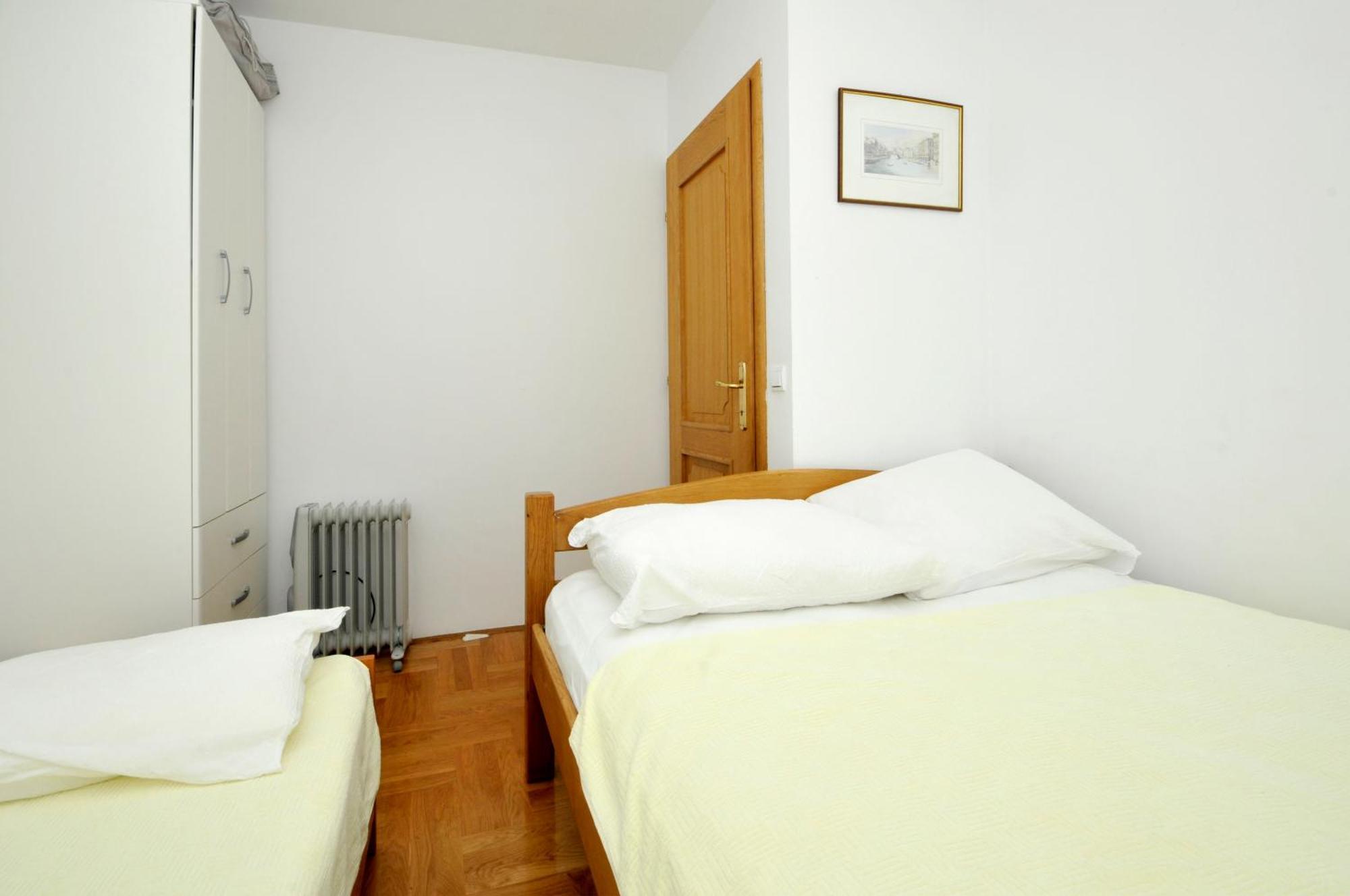 Apartmani Svalina - Seaview And 130M From Beach Trogir Luaran gambar