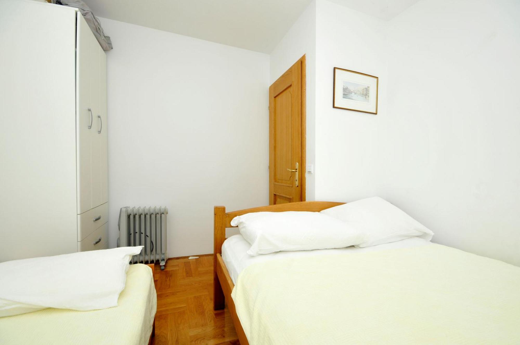 Apartmani Svalina - Seaview And 130M From Beach Trogir Luaran gambar