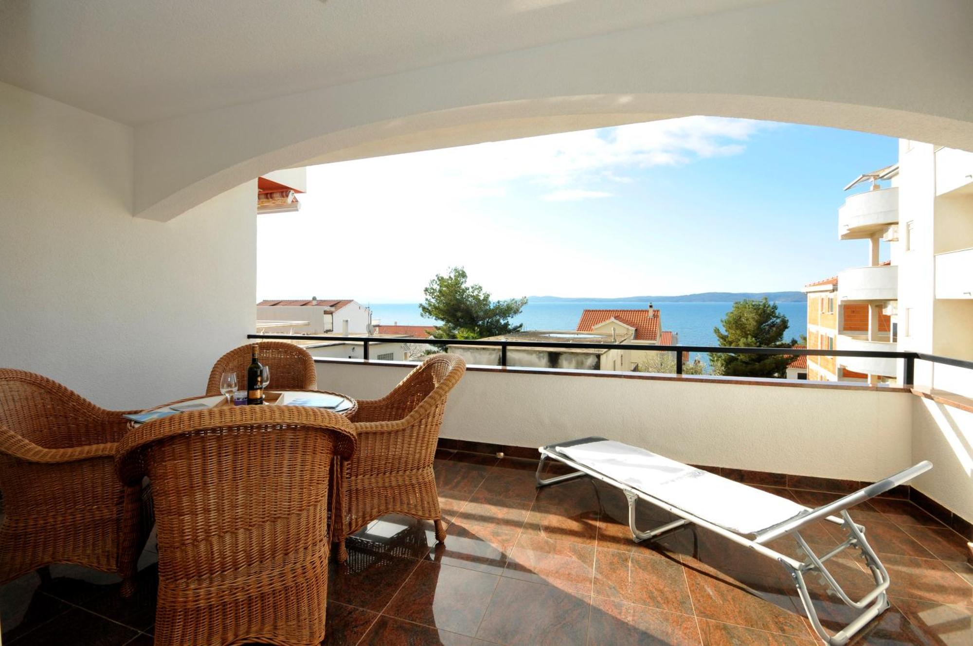 Apartmani Svalina - Seaview And 130M From Beach Trogir Luaran gambar