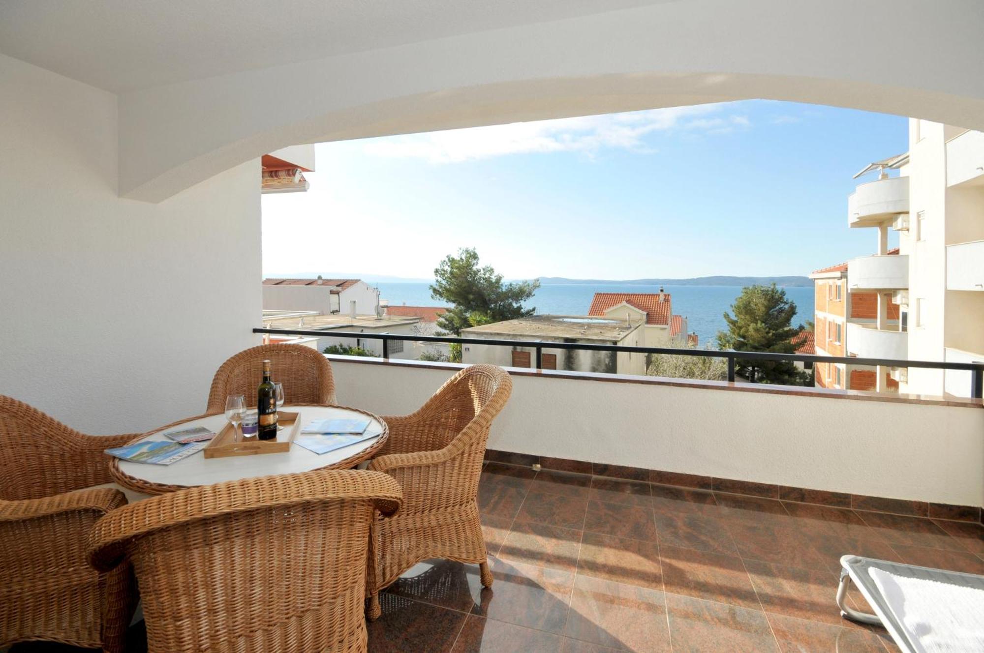 Apartmani Svalina - Seaview And 130M From Beach Trogir Luaran gambar