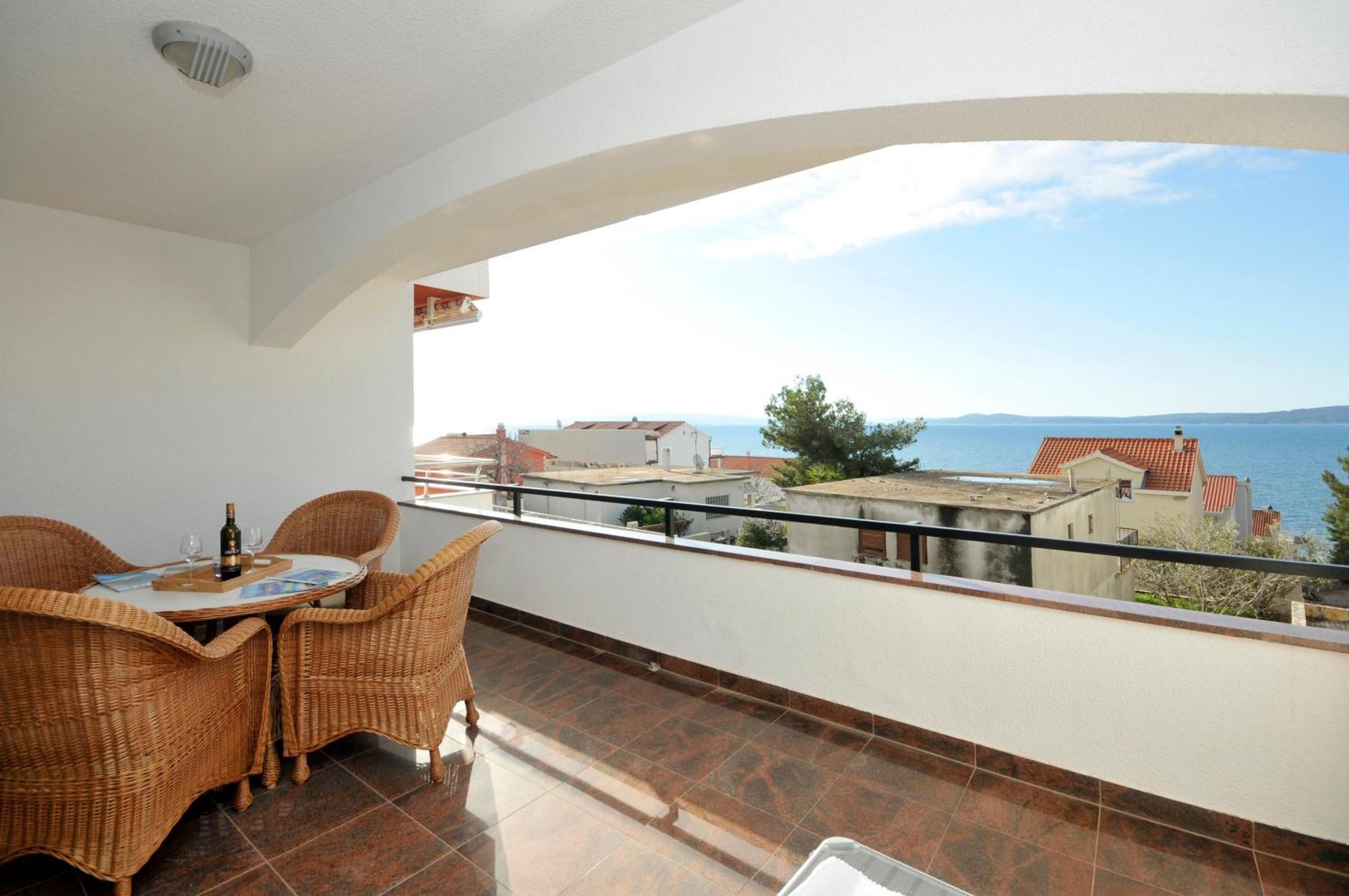 Apartmani Svalina - Seaview And 130M From Beach Trogir Luaran gambar