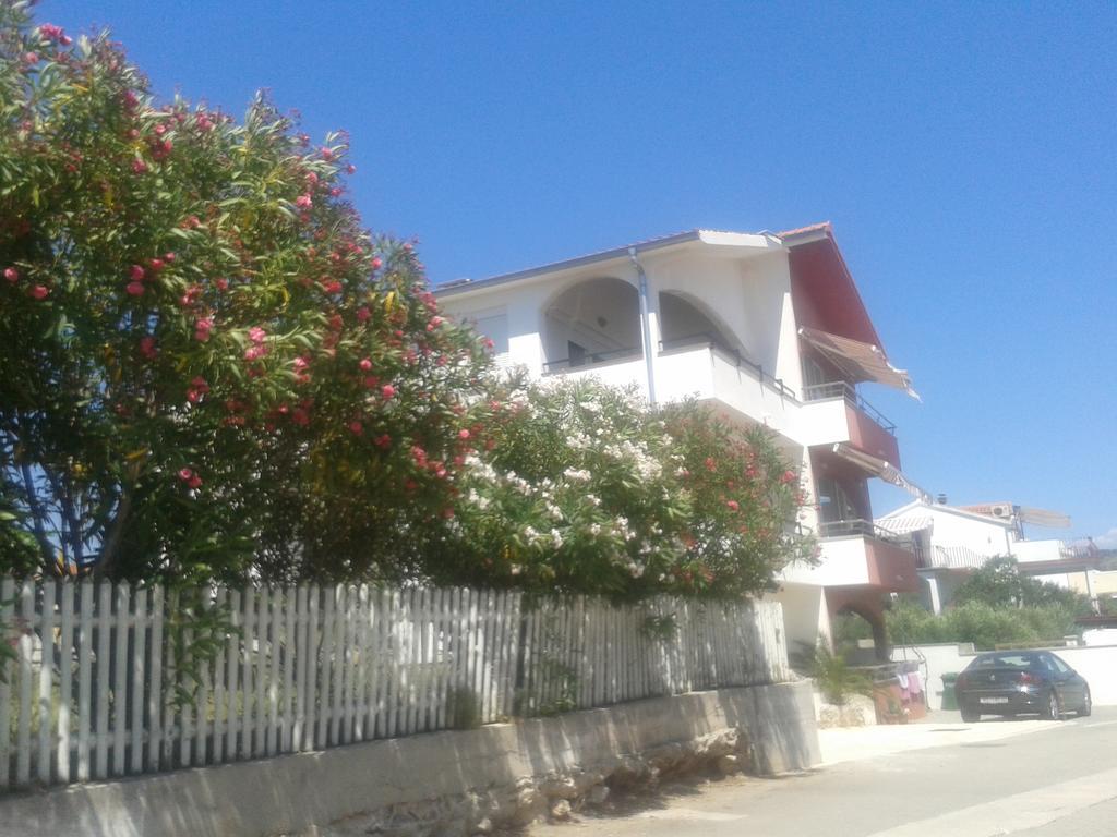 Apartmani Svalina - Seaview And 130M From Beach Trogir Luaran gambar