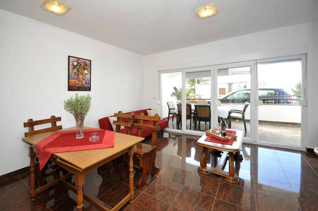 Apartmani Svalina - Seaview And 130M From Beach Trogir Luaran gambar