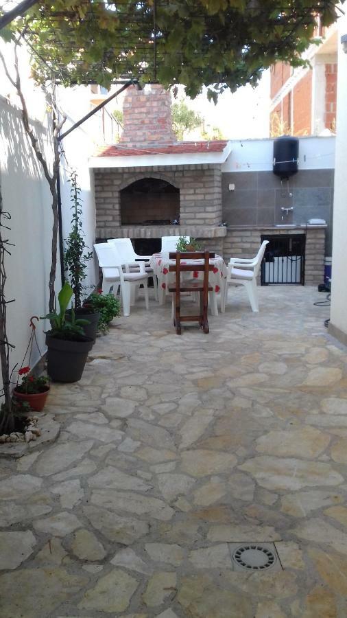 Apartmani Svalina - Seaview And 130M From Beach Trogir Luaran gambar