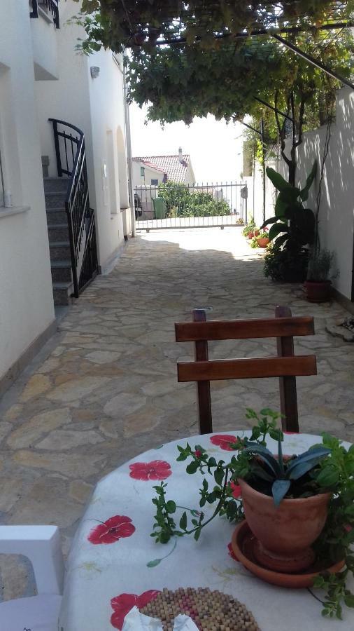 Apartmani Svalina - Seaview And 130M From Beach Trogir Luaran gambar